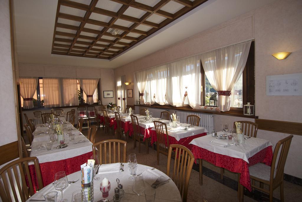 Albergo Ristorante Galli พิเอเวเพลาโก ภายนอก รูปภาพ